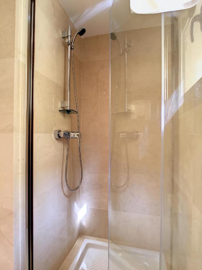Roda Golf Singapore Apartment - 8109 Luaran gambar